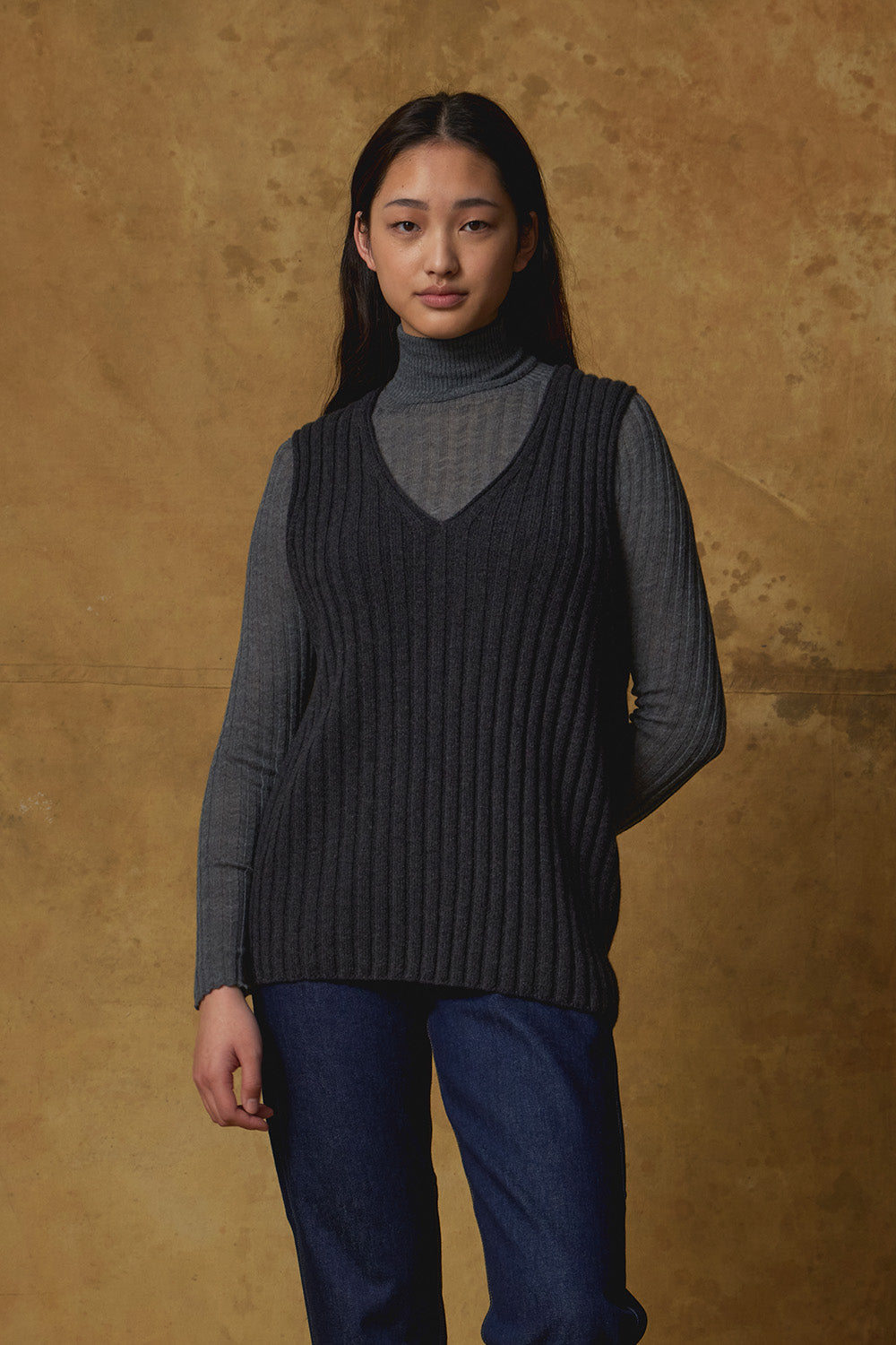 Standard Issue Cashmere Rib Vest in Carbon Grey