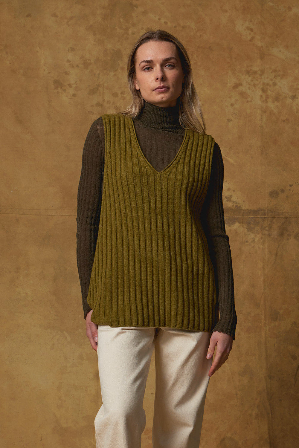 Standard Issue Cashmere Rib Vest in Purslane Green